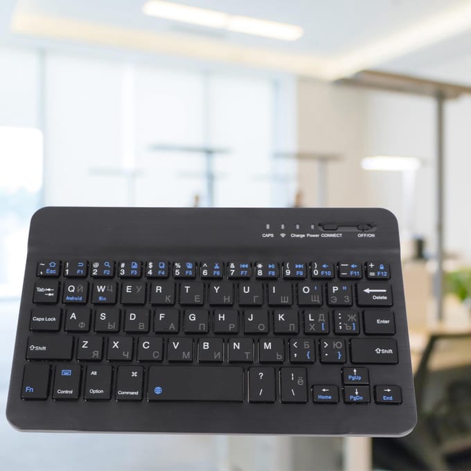 Clavier Bluetooth sans fil russe ultra-fin rechargeable de 7 pouces pour Android, Windows et iOS black