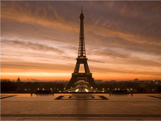 Fotobehang - Eiffel toren bij dageraad.