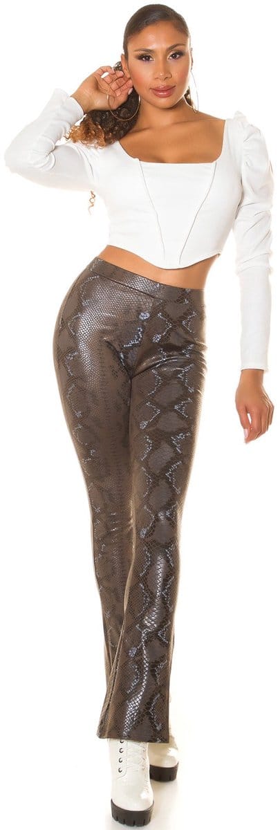 High waisted flared broek van imitatieleer met slangenprint