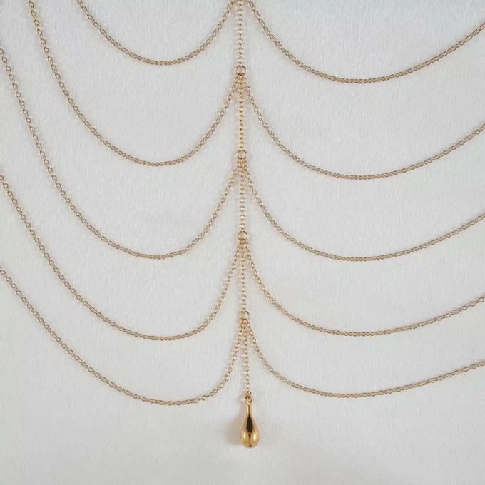 Sylvie Monthulé | Gouden Tepelklem en Sieraad | Draped Chain