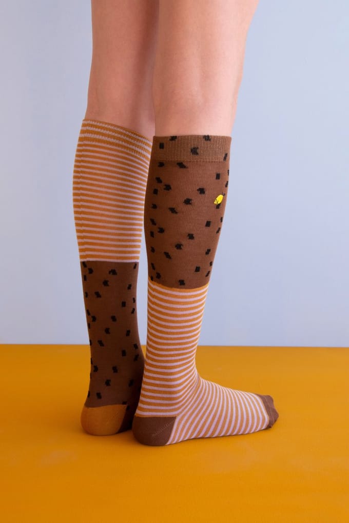 Sticky Lemon - kniehoge sokken - sprinkles - kaneel bruin