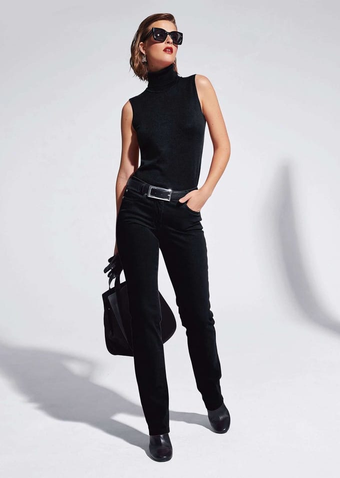 MADELEINE M-Jeans, Wijd M-jeans in recht model met logo-borduursel