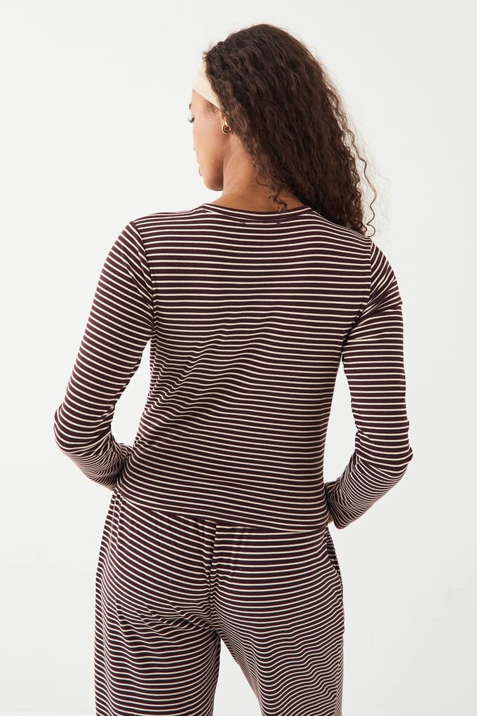 Dames DSGN Studio Gestreepte Fleece Top met Lange Mouwen | Chocoladebruin | Maat: Small