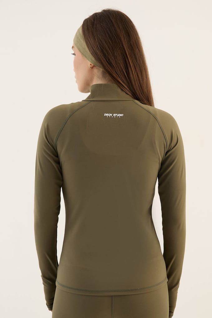 Dames DSGN Studio Ultra Sculpt Zip Through Sportjack | Olive | Maat: Medium