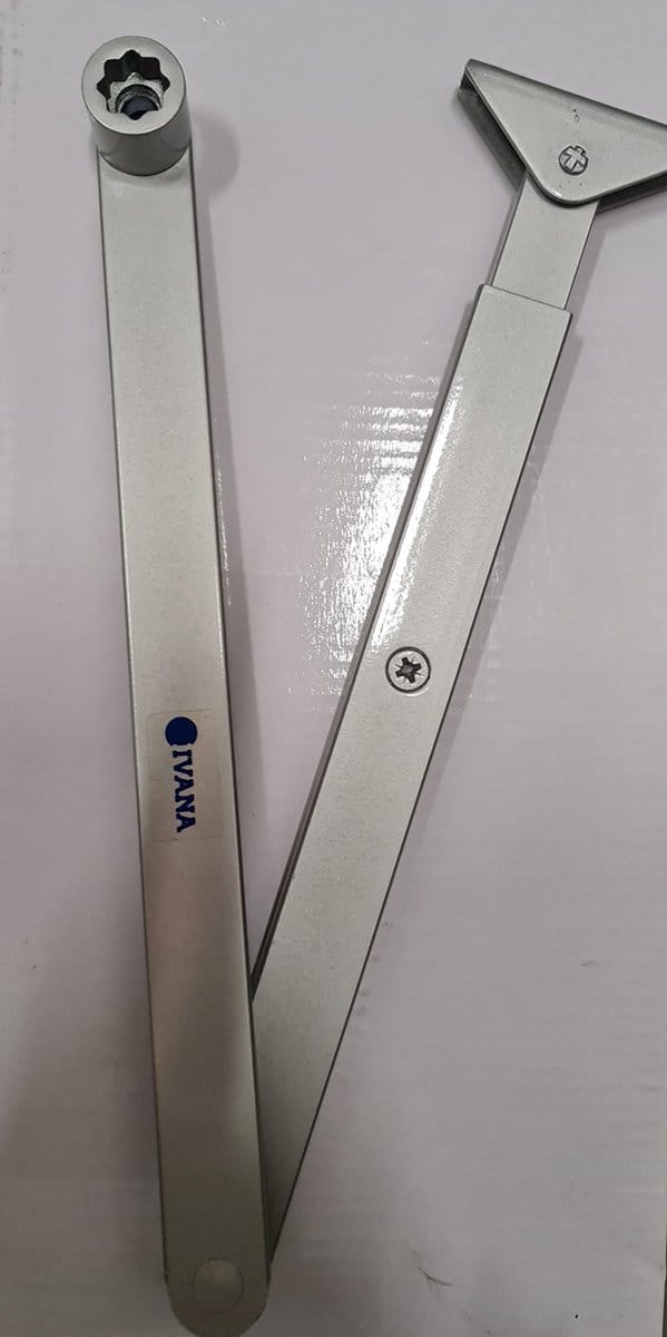 ivana vlakke arm voor neco deurdranger
