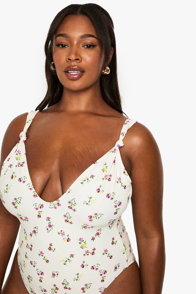 boohoo Dames PLUS GEDRUKT GEKNOOPT BADKLEDING | Creme | Maat: 52