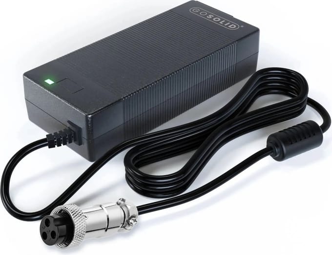 GO SOLID! ® Oplader Elektrische Step - 84V 2A met GX16-3
