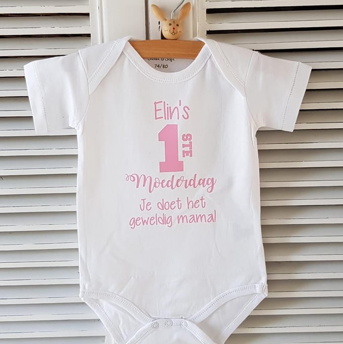 romper baby met tekst  voor eerste moederdag mama roze meisje geweldig lief liefste