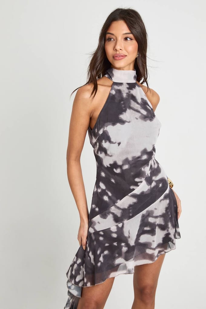 boohoo Dames Chiffon halternek mini-jurk met ruches | Black | Maat: 12