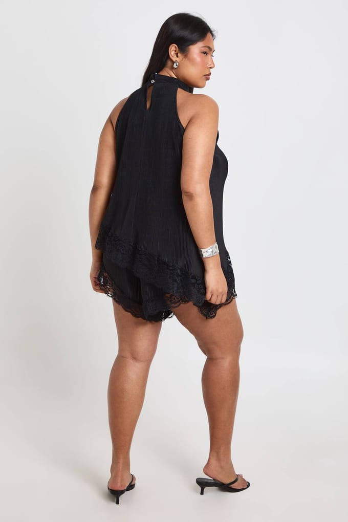 boohoo Dames Plus Kanten Afwerking Plisse Shorts | Zwart | Maat: 44