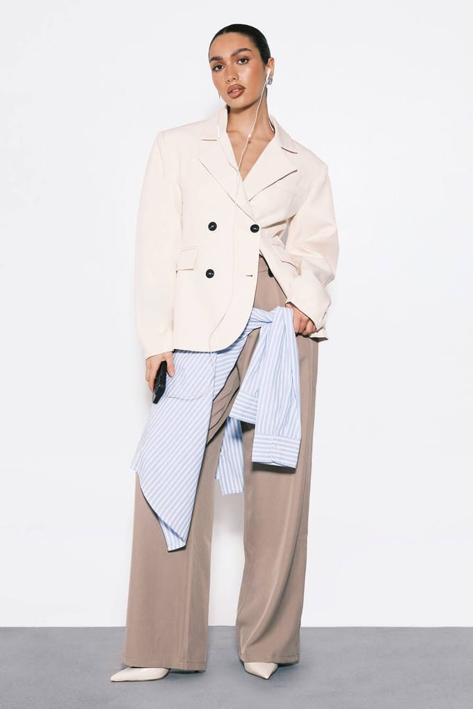 boohoo Dames Dubbele Rij Knoppen Boxy Blazer | Ecru | Maat: 34