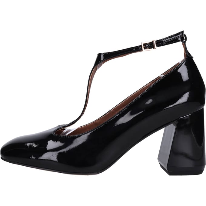 Emanuelle Vee Schoenen met zwarte hak