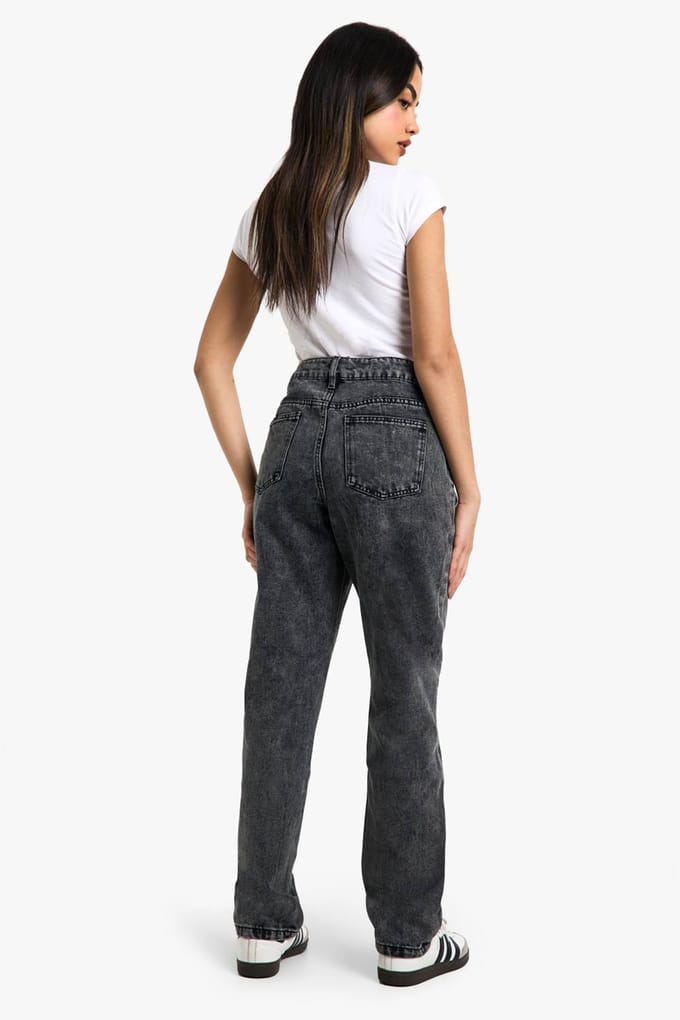 Dames Boohoo Basics Gescheurde Knie Rechtse Pijpen Jeans | Washed Black | Maat: 12/32L