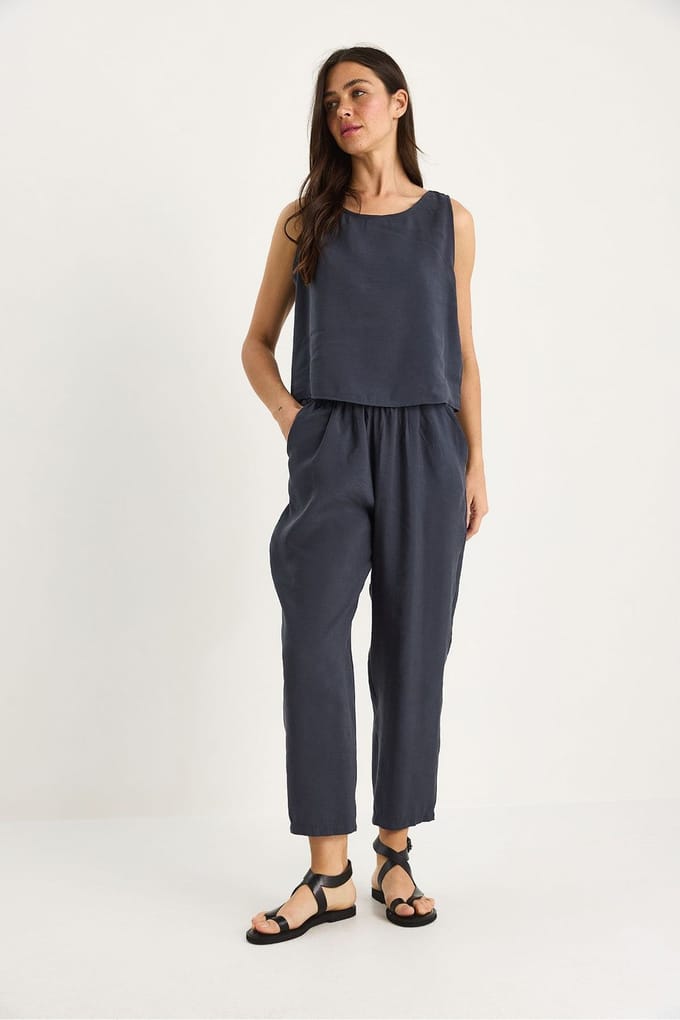 Mouwloze Crew Neck Blouse en Carrof Fit Broeken Set