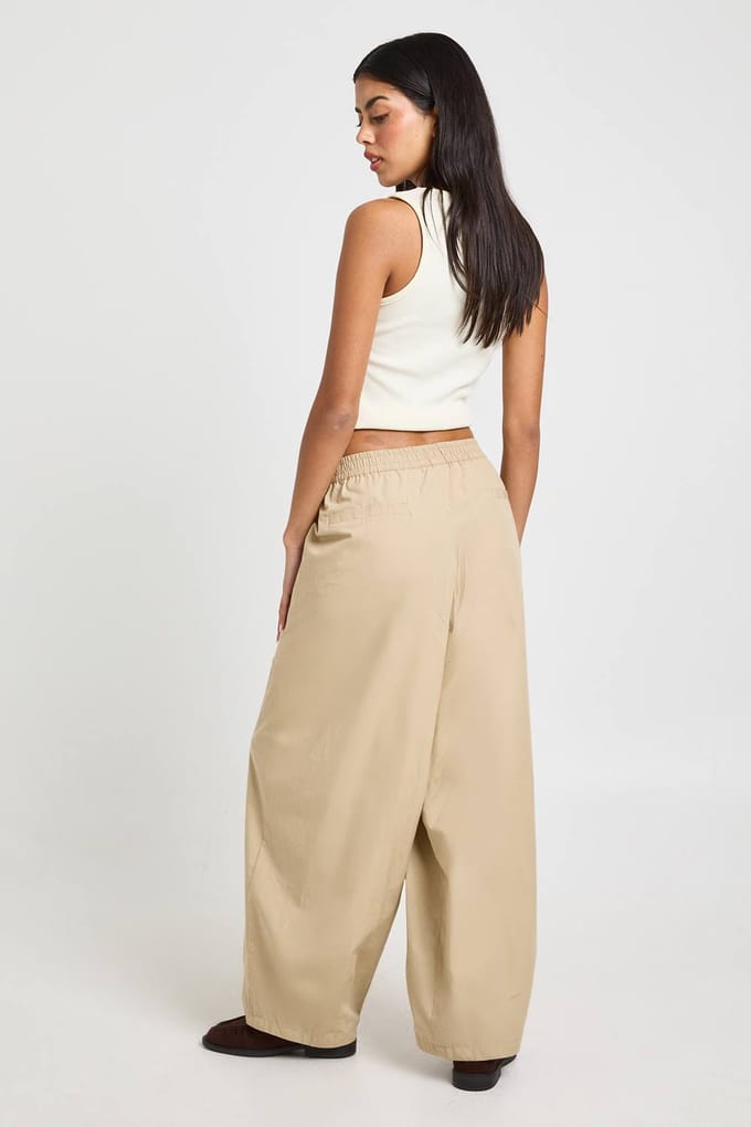 boohoo Dames Poplin Geplooide Barrel Leg Broek | Steen | Maat: 34