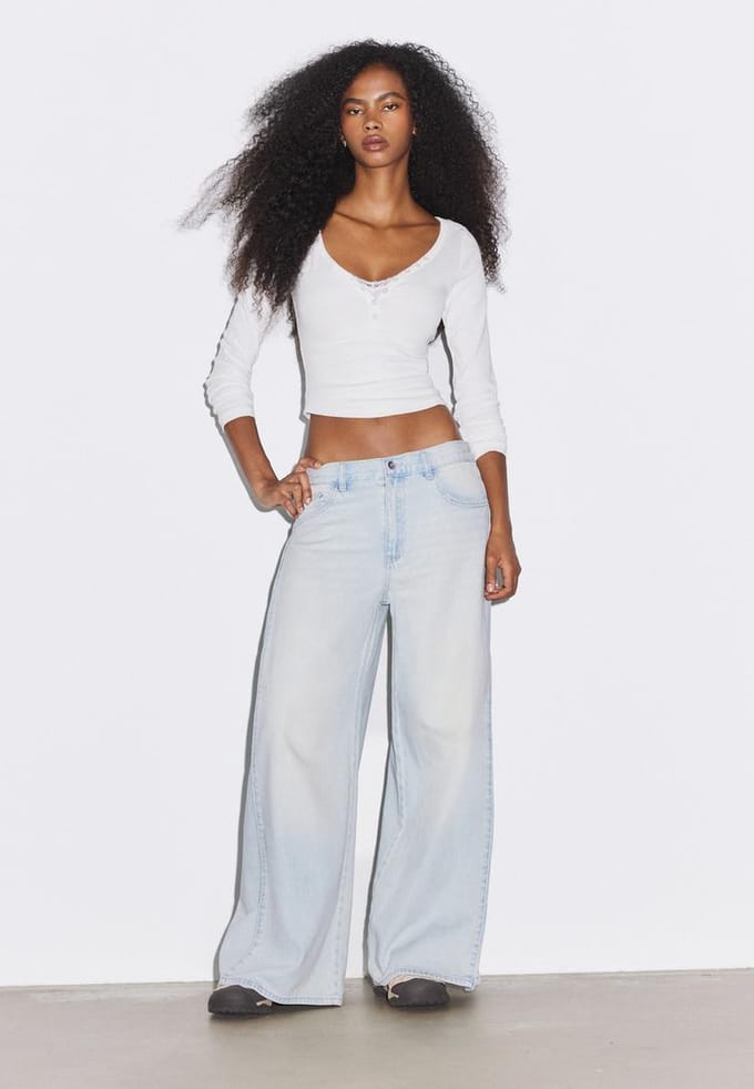 Stradivarius Super wide-leg jeans met plooien  LICHTBLAUWE DENIM WASSING 34