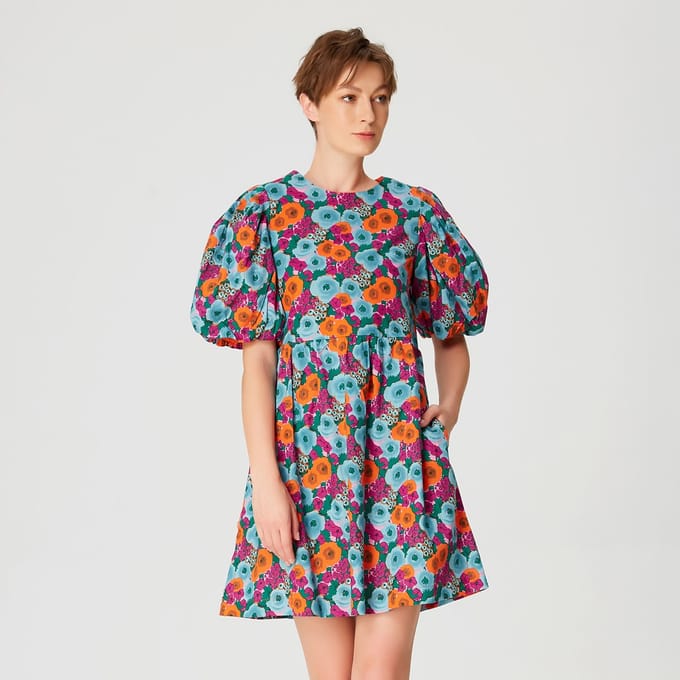 Korte trapeze -jurk met bloemenprint