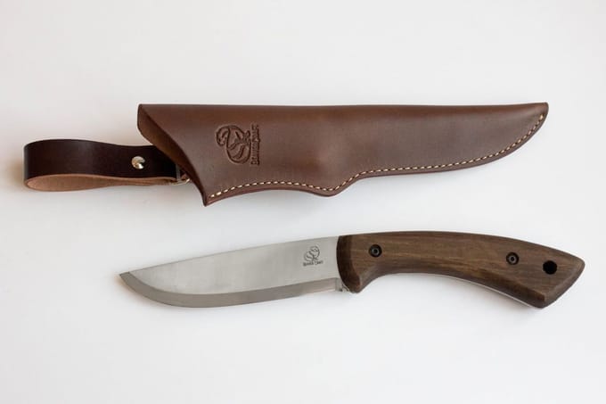 BeaverCraft BSH1 Dune – Bushcraftmes met Walnotenhouten Handvat en Leren Schede