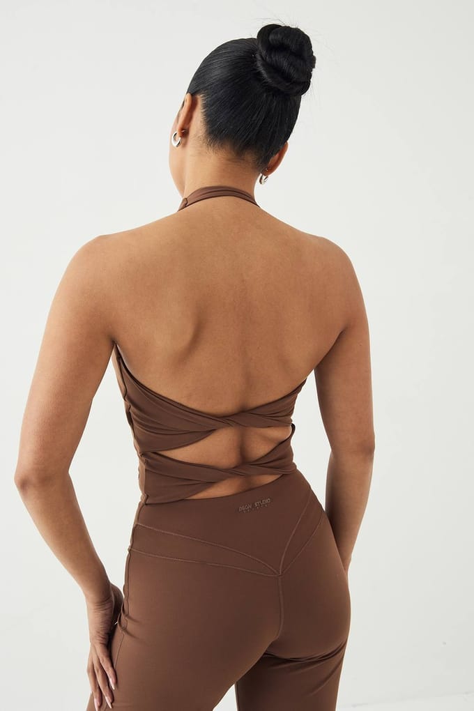 Dames Dsgn Studio Ultra Sculpt Gerimpelde Voorkant Cut-out Gewatteerde Haltertop | Mokka | Maat: XL