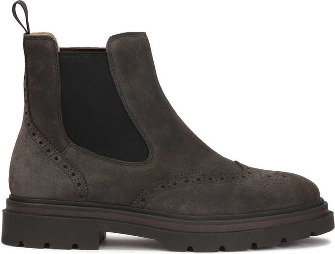 Suede brown Chelsea boots with ornamentation
