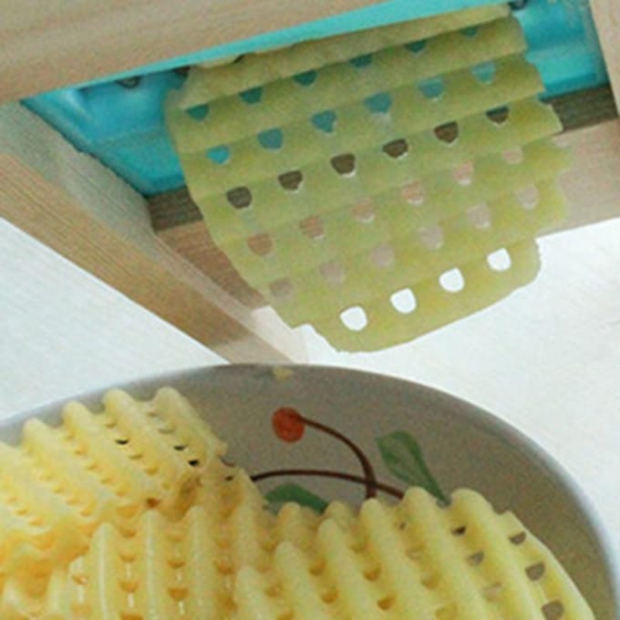 Aardappelroostersnijder Golfmes Groenterasp Gegolfd net Chopper Cutter Chipper Salade Keukenrasp Schilmes Stamper Gadget white