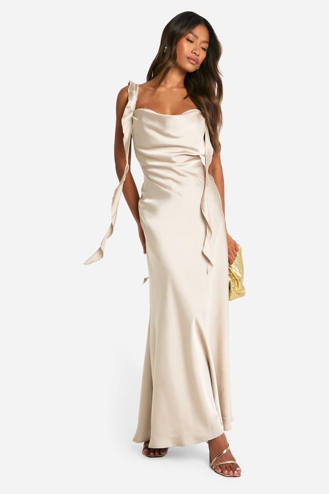 boohoo Dames Satijn Maxi-Jurk met Franje Bandjes | Champagne | Maat: 18