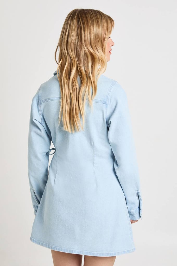 boohoo Dames Petite Wikkel Denim Jurk | Gebleekt | Maat: 40