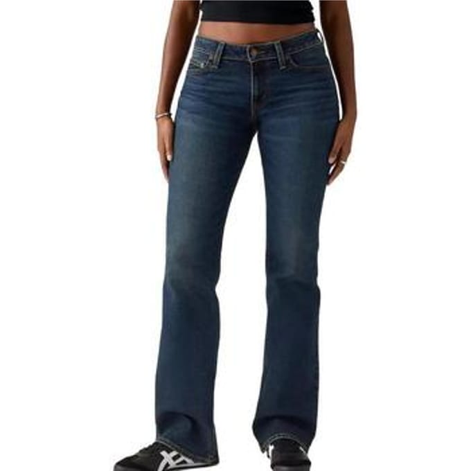 Flared/Bootcut Levis Superlow