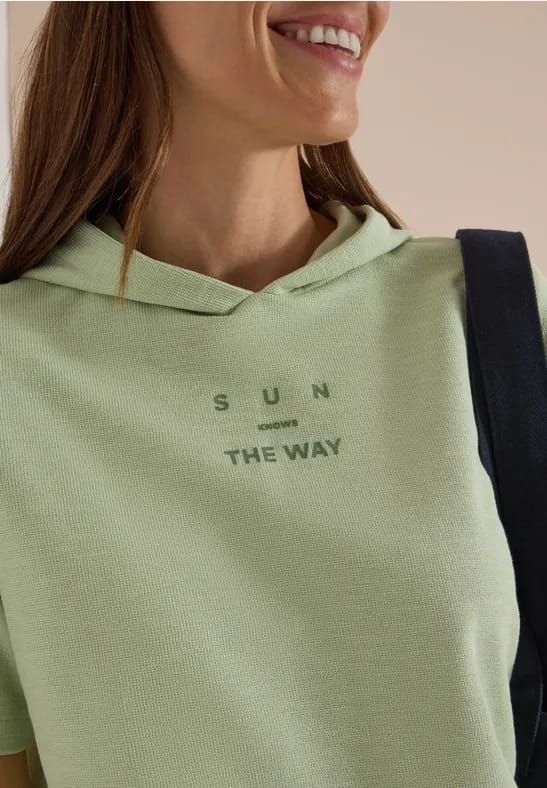 Shirt met korte mouwen, capuchon en opdruk