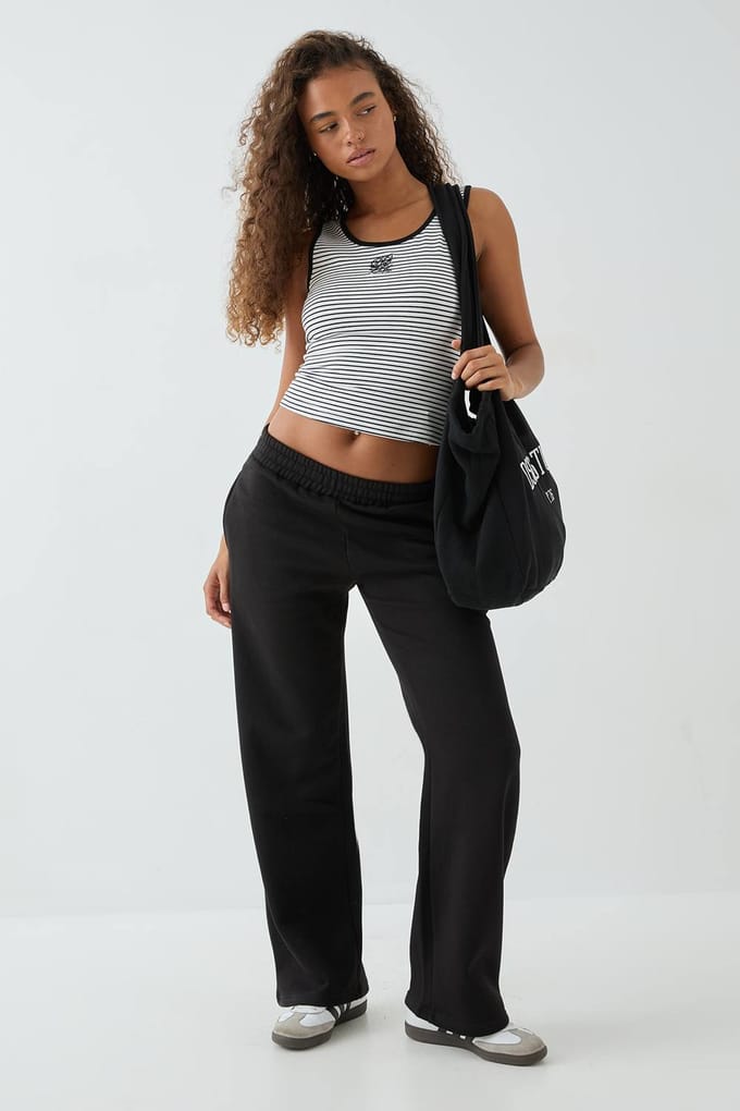 Dames DSGN Studio Square Script Geborduurd Gestreept Ribboord Tank Vest Top | Zwart | Maat: XS