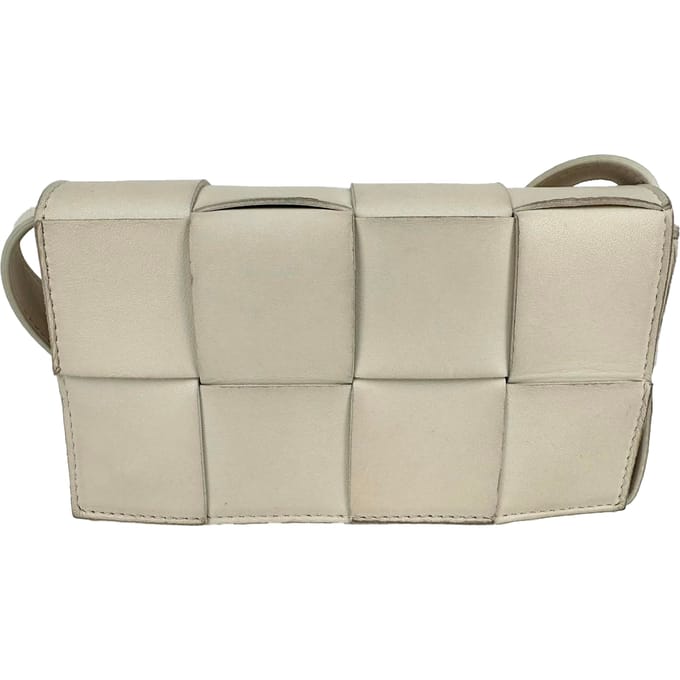 Bottega Veneta Maxi Intreccio De Riem Cassette Tas in Wit Nappa Leer