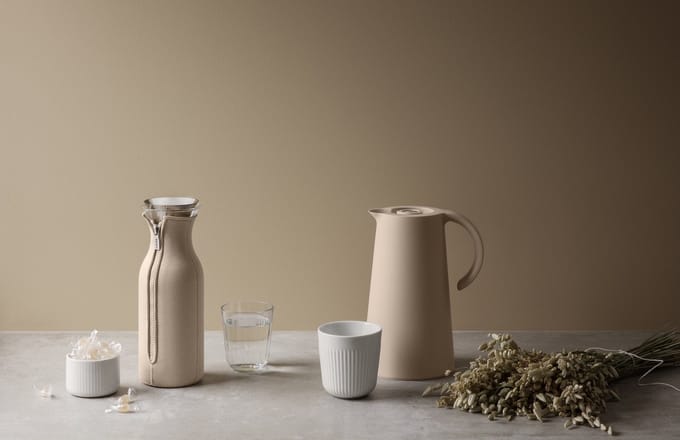 Eva Solo Fridge Karaf met Hoes 1 liter Soft Beige