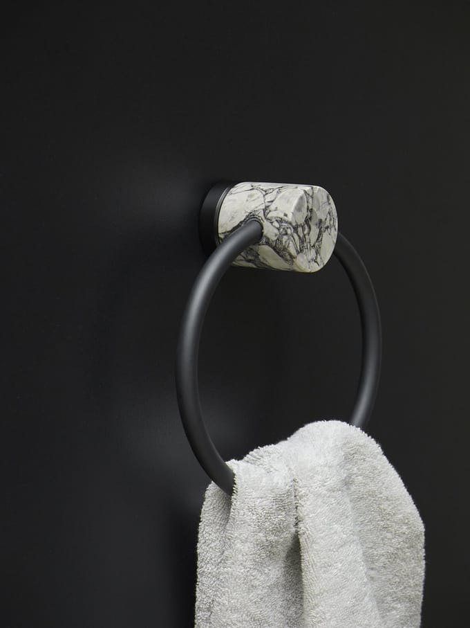 Aquanova Nero - Handdoekring - Alba (wit)