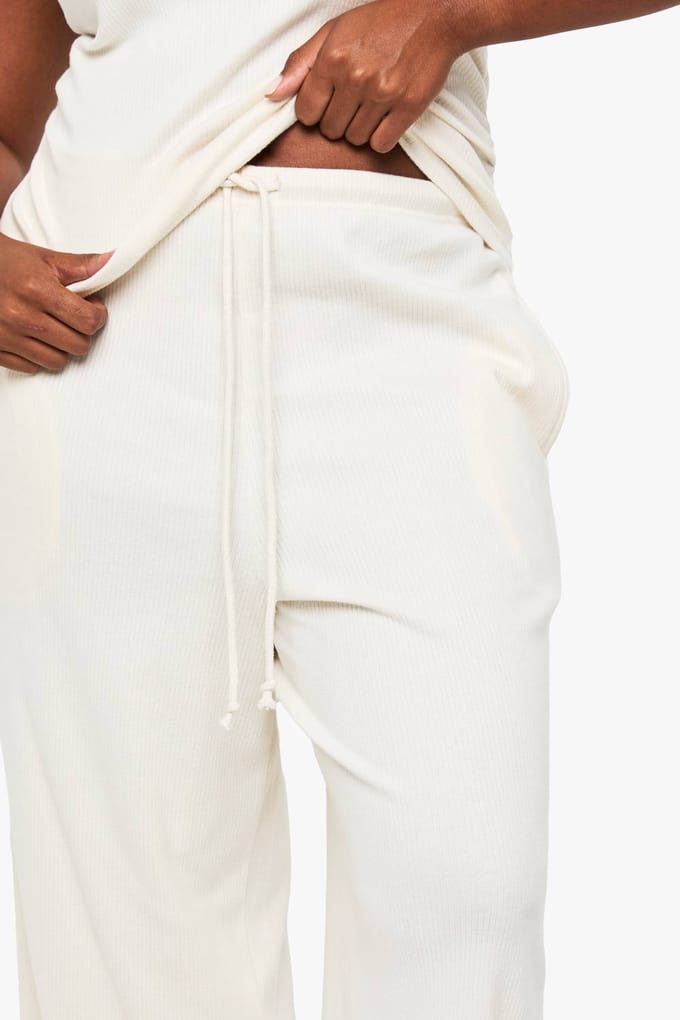 boohoo Dames PLUS ENKELKANAALS TAILLEBAND ZACHTE RIB | Ecru | Maat: 18