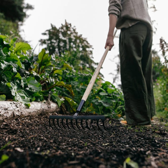 Fiskars Solid Houten Hark Met 12 Tanden