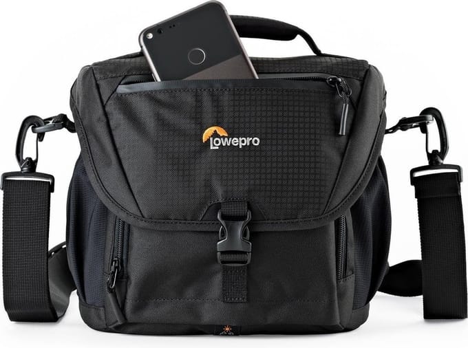 Lowepro Nova 170 AW II Zwart
