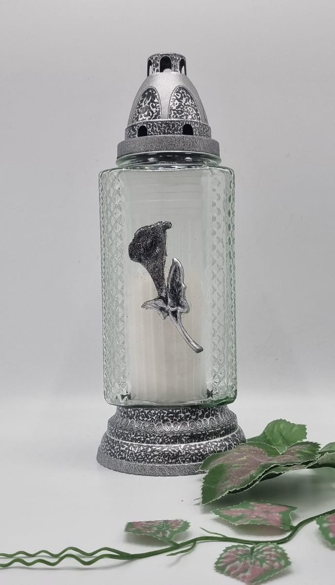 Herdenkingslicht - R-364g - Calla - Zilver - Grafkaars - Graflicht - Graflantaarn - Windlicht