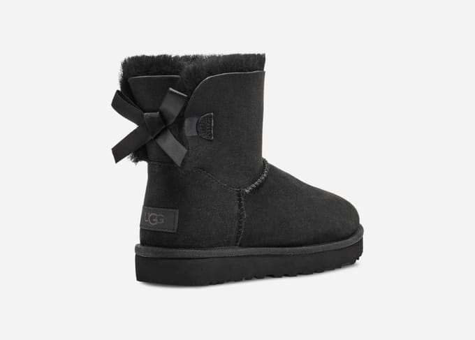 UGG® Mini Bailey Bow II voor dames  in Black, Maat 40, Shearling