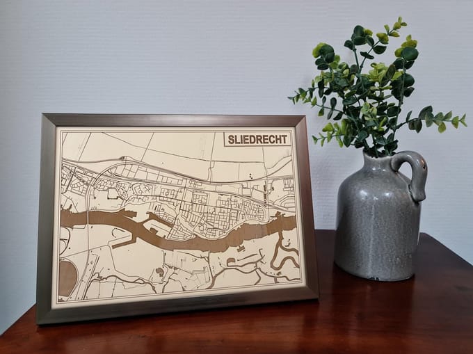 Decoratief Beeld - Houten Van Sliedrecht - Hout - Bekroned - Bruin - 21 X 30 Cm