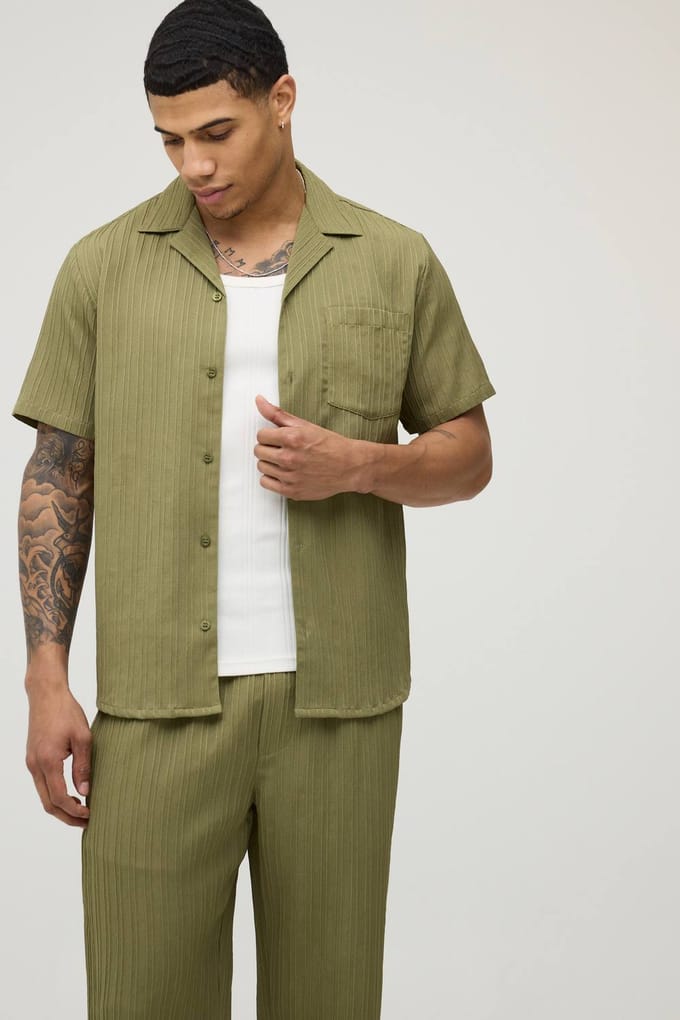 Regular Fit Onregelmatige Plooitextuur Korte Mouw Shirt En Ontspannen Broek Set | Olive | Size Medium