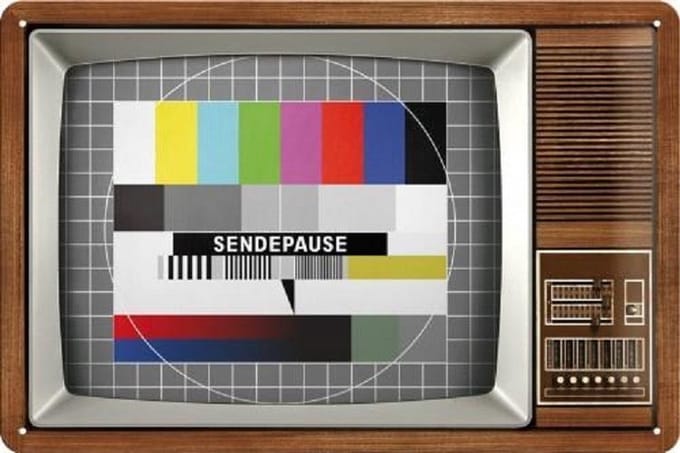 Sendepause.   Metalen wandbord in reliëf 20 x 30 cm.