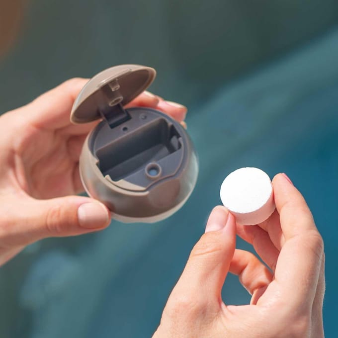Intex Chloordrijver / Chlorinator / Floating Dispenser - Geschikt voor Jacuzzi / Zwembad - 10 cm