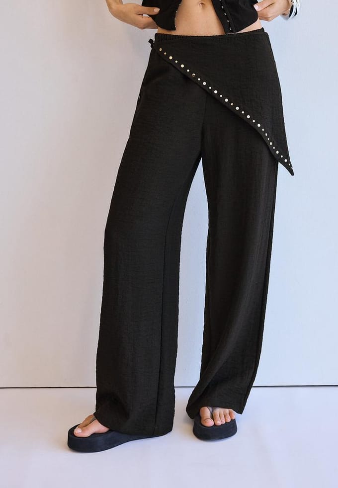 Stradivarius Soepelvallende broek met sjaaldetail  Zwart M