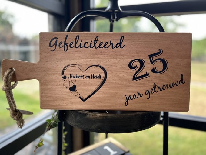 Creaties van Hier - Serveerplank - 25 jaar getrouwd - Hout - 49 cm