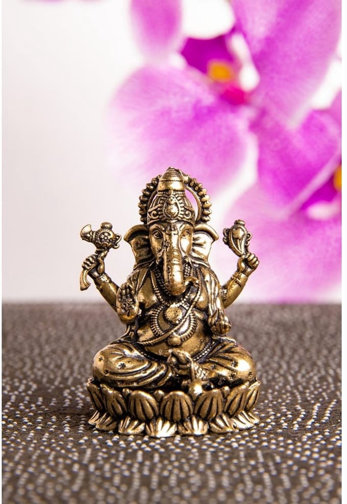 Ganesha messing op Lotus