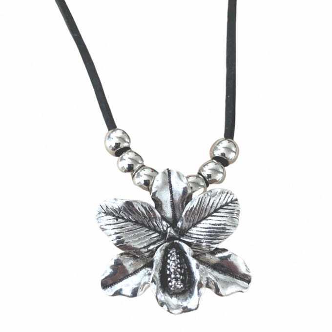 Ketting-Malika-Bloem-Metaal-Verstelbaar - Charme Bijoux