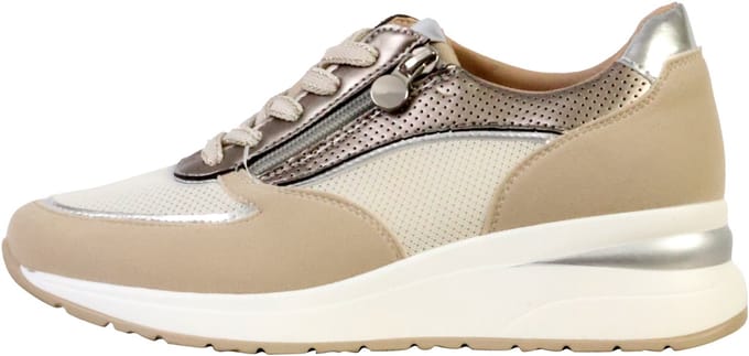 Sneakers met veters