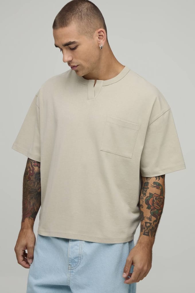 Oversized Gekrompen V-hals T-shirt Met Borstzak | Stone | Size Small