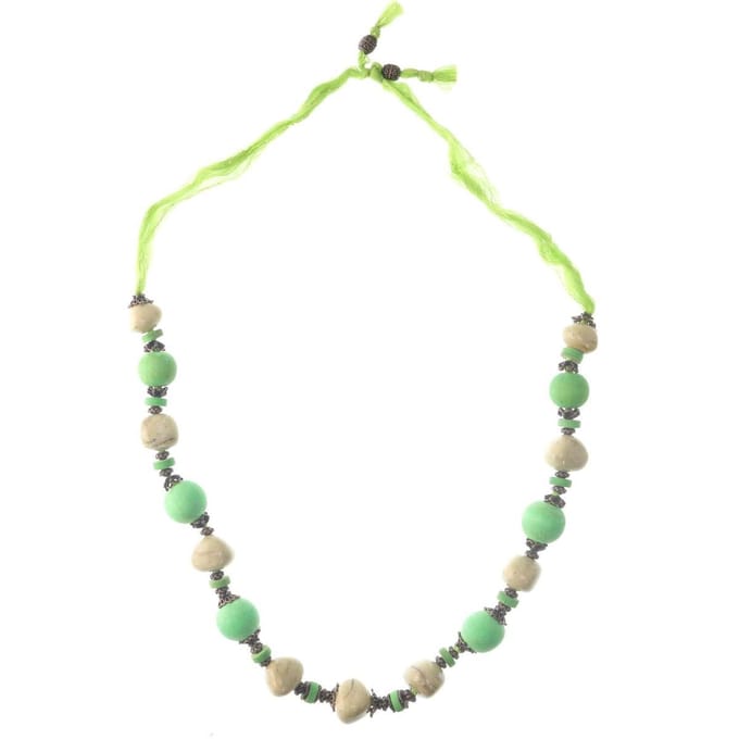 Behave Ketting groen met bèige kralen 75 cm