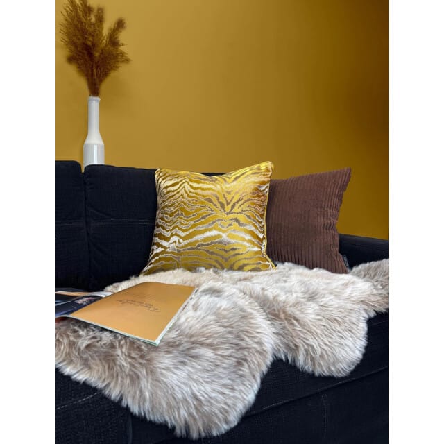NOVÉE Sierkussen yellow tiger | 45 x 45 cm | jacquard/polyester